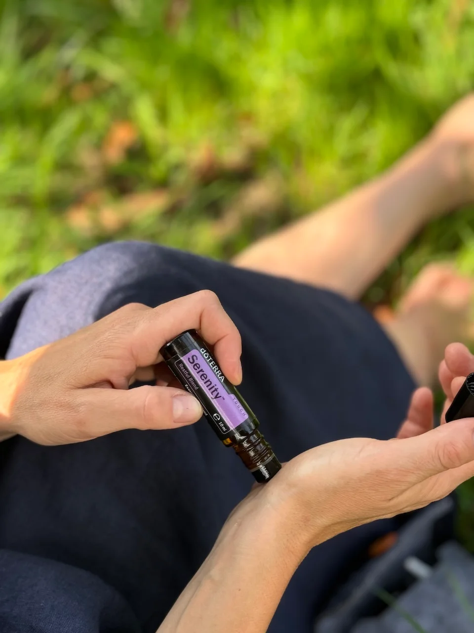 Ölfarben auf einer Frauenhand von Blickwinkel